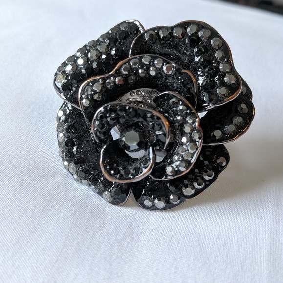 Aldo Jewelry - Aldo black stone flower ring Aldo Jewelry - Aldo black stone flower ring